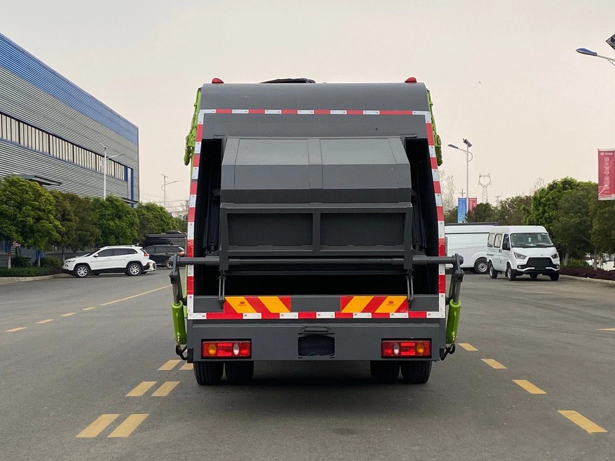 湖北耀邦環境產業有限公司生產東風天錦壓縮式垃圾車